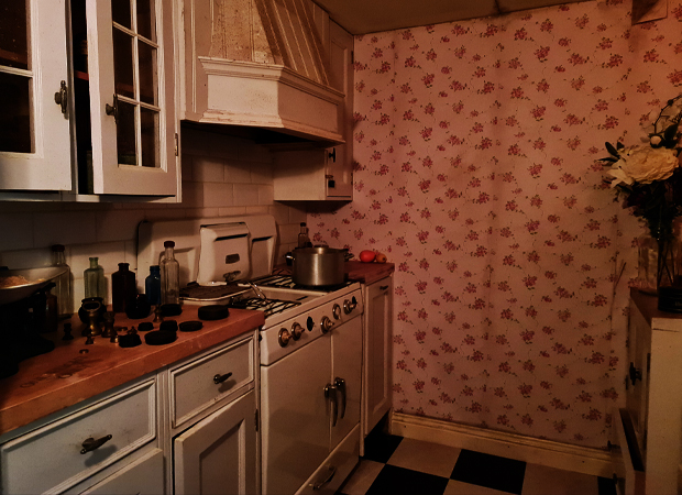 4 Kitchen.jpg